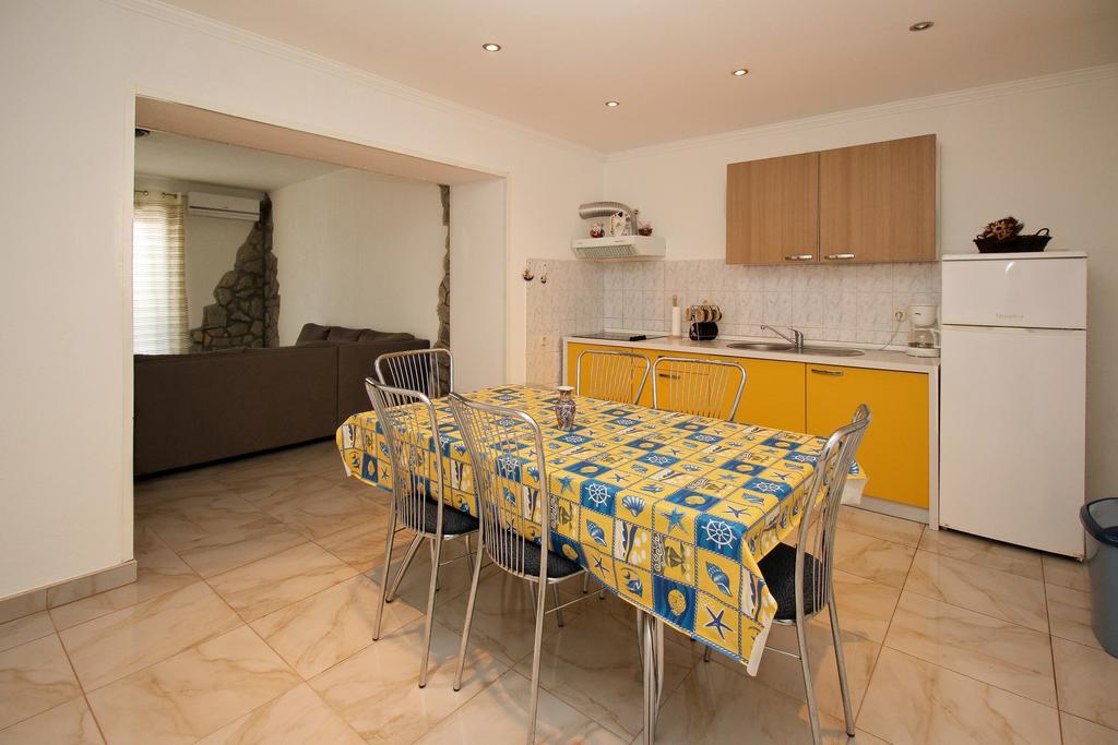 Apartment Drazen Šilo Δωμάτιο φωτογραφία
